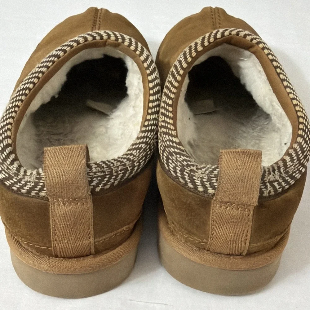Gently Used Shoes Women's Kookaburra UGGs size 9‎ Casual Slip On Fit Comfy Suede
